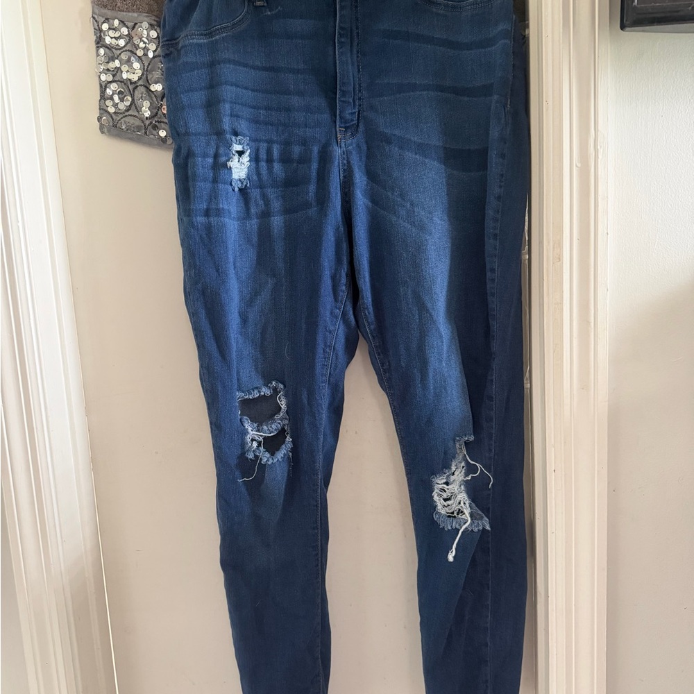 Fashion nova skinny high waisted distressed dark wash jeans     Size 1xl